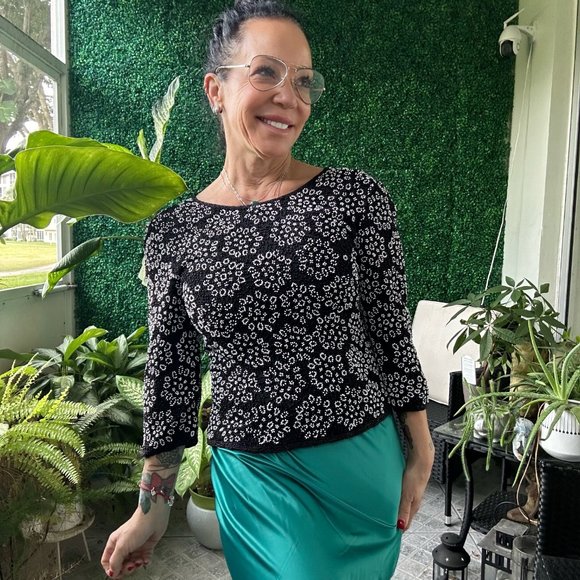 Papell Floral Sequined Black and White Beaded Cropped Top Blouse Cocktail Weddin - Picture 5 of 6